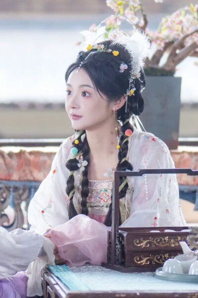 娇软小师妹，一心独美 鹿呦呦