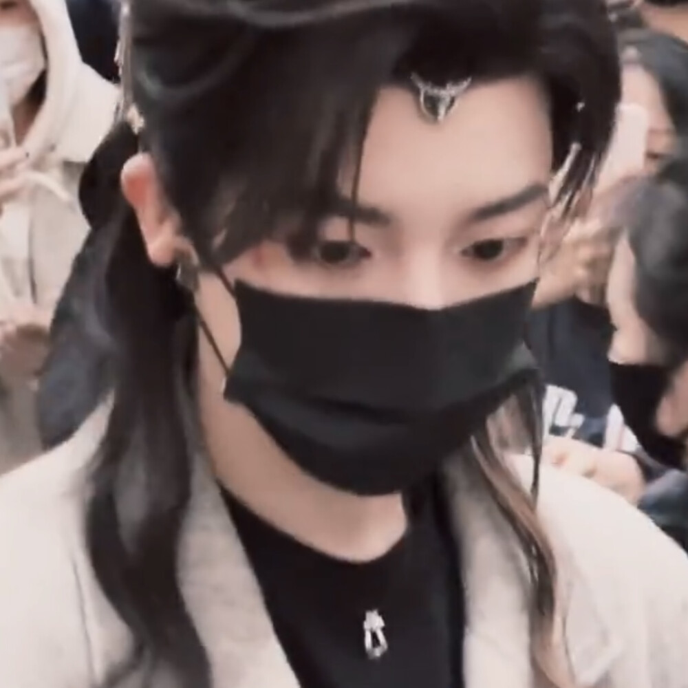 我在隔岸观火的时候，尤为好整以暇