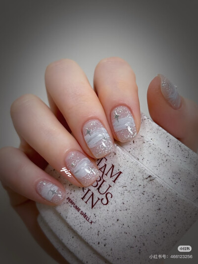 nails