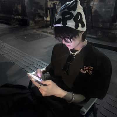 男