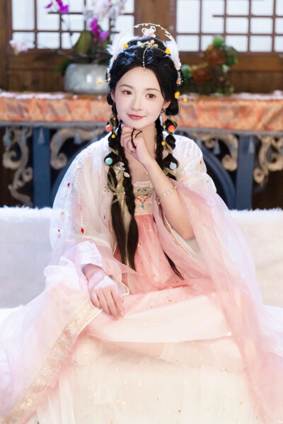 娇软小师妹，一心独美 鹿呦呦