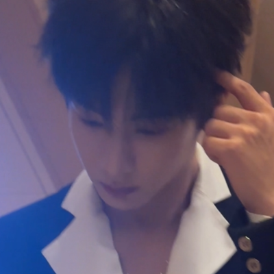 这个造型很适合他吧！