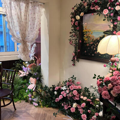 国小而不处卑，力少而不畏强，无礼而侮大邻，贪愎而拙交者， 可亡也。——韩非子