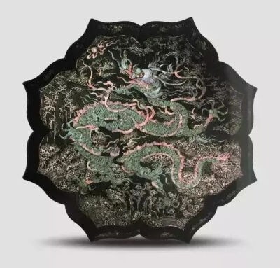 元代 龙涛螺钿棱花盆
东京国立博物馆藏
