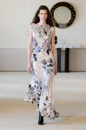 BY爱喝可乐的古娜小姐