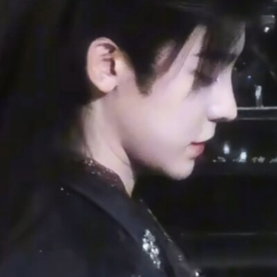 春去秋来只盼闯入你的眼眸