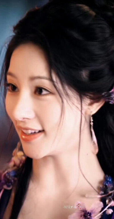 朱丽岚《入青云》 浮月