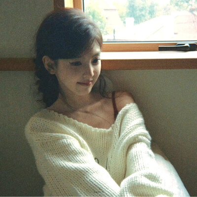 女