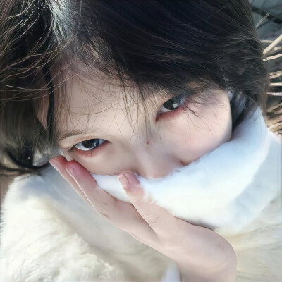 氛围感时尚真人女头，侵权删