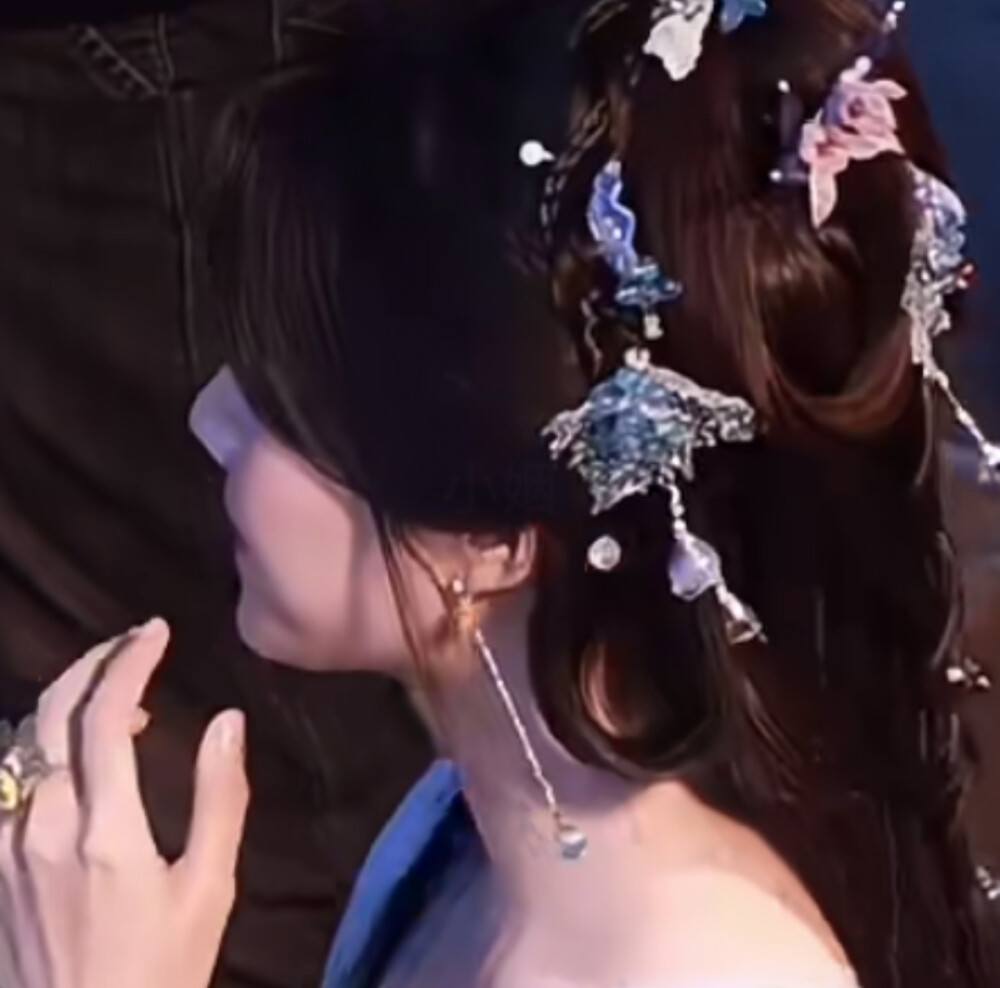挡眼了