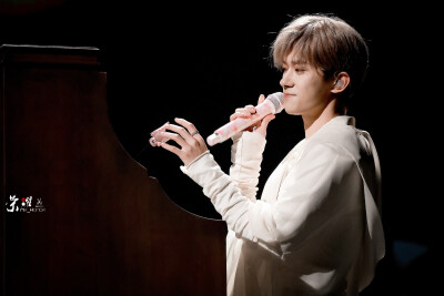 易烊千玺演唱会