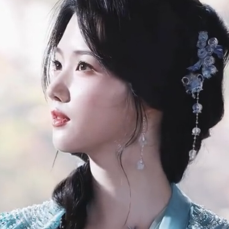 命运面前，我是一直顺水而下的草框