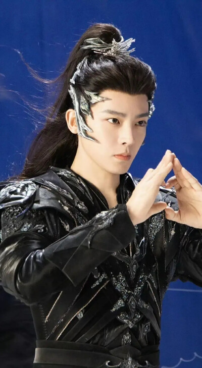 侯明昊《入青云》纪伯宰