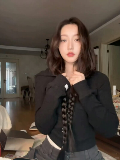 姜贞羽