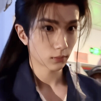 情丝百转丝丝缠乱犹不知
