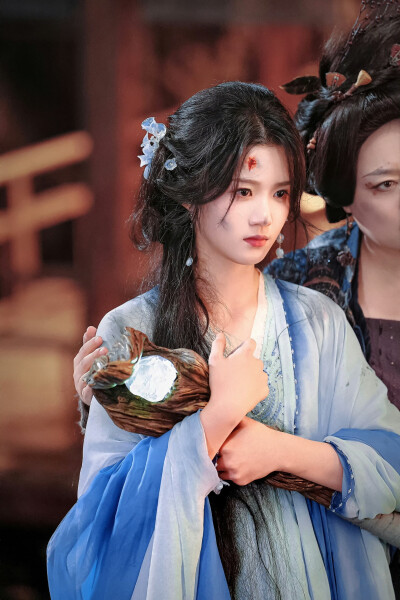 入青云｜明意
cr：赴春辞舟