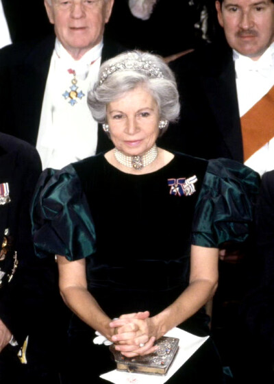 伊丽莎白二世女王的司寝女官、第十三代艾尔利伯爵夫人弗吉尼娅·奥格威（1933-2024）