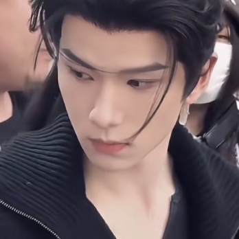 情丝百转丝丝缠乱犹不知