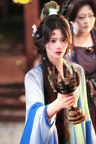 入青云｜明意
cr：赴春辞舟