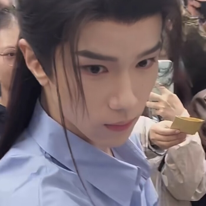 寂寞时你像个贝壳