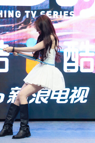 卢昱晓_