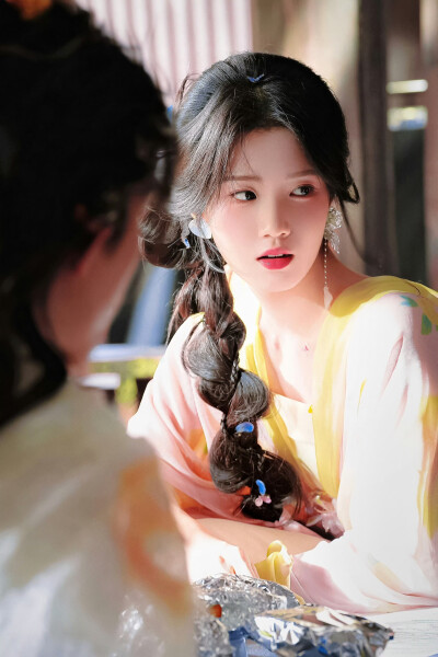 入青云｜明意
cr：赴春辞舟