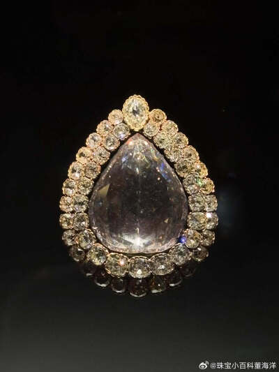  Spoonmaker's Diamond 勺子匠的钻石，土耳其语：Kaşıkçı Elması，是一颗重达86克拉的天然梨形钻石。
它的名字来源一直模糊不清，最具流传度的是传说一个勺子匠用三把汤匙和一个渔夫交换了这颗钻石。另一种说法…