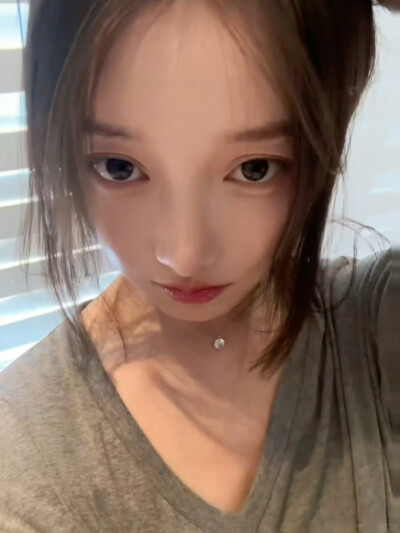 姜贞羽