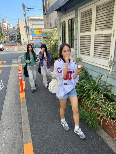 newjeans