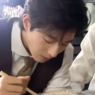 邱鼎杰你要我联系方式不