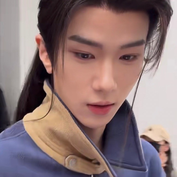 情丝百转丝丝缠乱犹不知