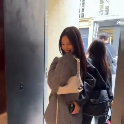 妮