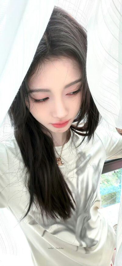 鞠婧祎