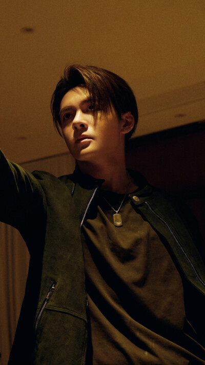 男星