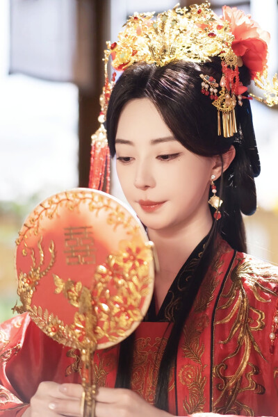 绝色美人能哭会演，摄政王甘折腰 苏棠玉