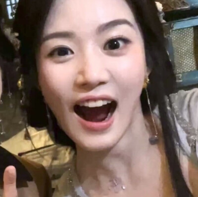这种优秀的女孩值得两个老公