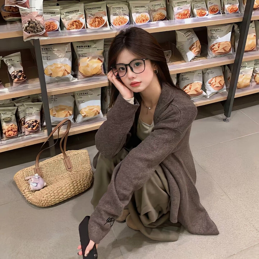 女生头像：勇敢丰盛 自在如风