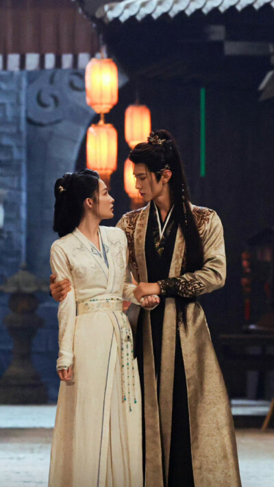 一笑随歌 笑语欢歌
凤随歌&付一笑
陈哲远&李沁