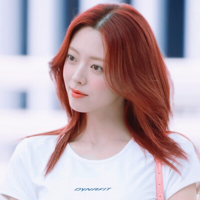 春风强劲也是一座牢笼，一副枷锁，一处炼狱，一条命定的路途。