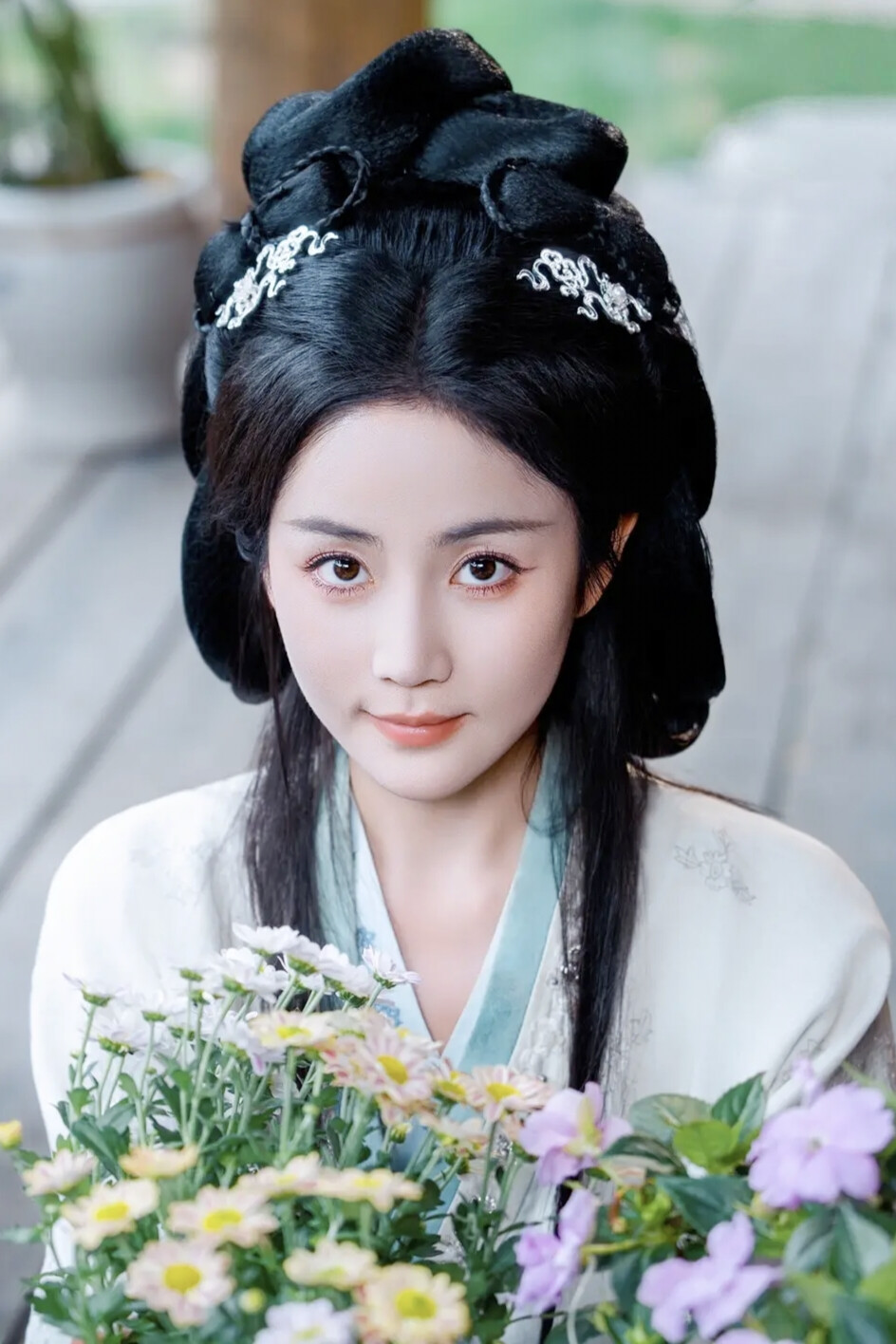 为婢 景明月