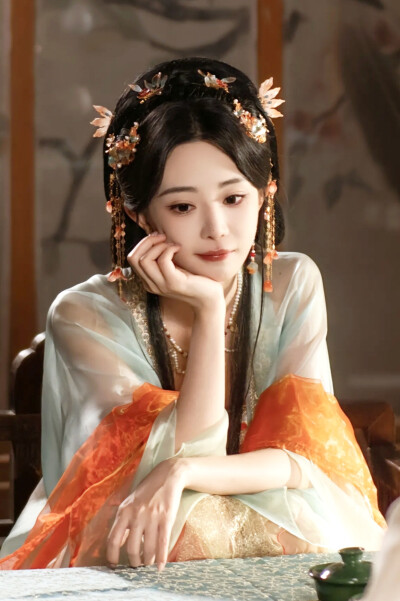 绝色美人能哭会演，摄政王甘折腰 苏棠玉