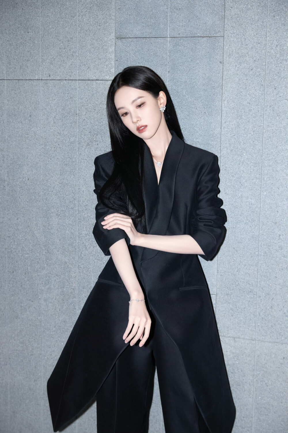 陈都灵