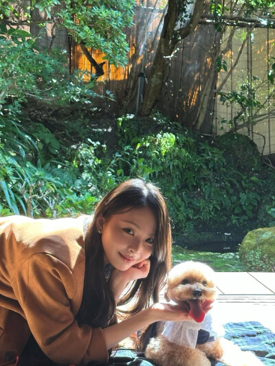 川口百合凪 沈小婷