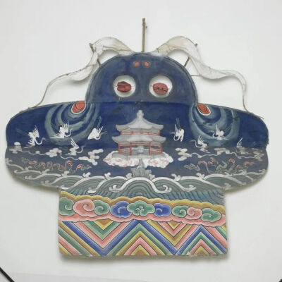 ▲纸制鲇鱼风筝 清 故宫博物院藏