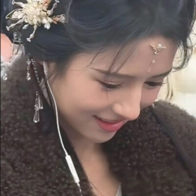 碧海情天此夜，他也为你偷一颗明珠的心么