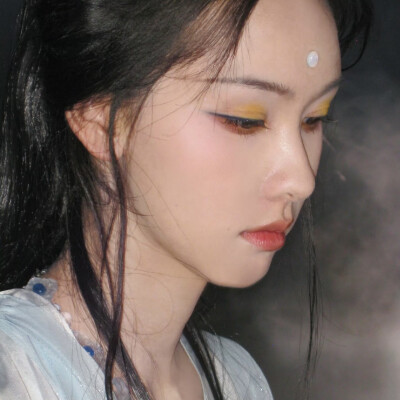 陈都灵
