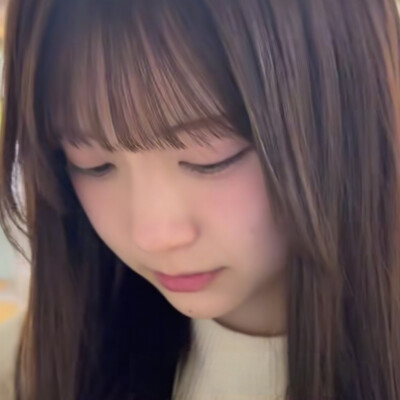 被后辈过度保护的...(｡•ˇ‸ˇ•｡) ...