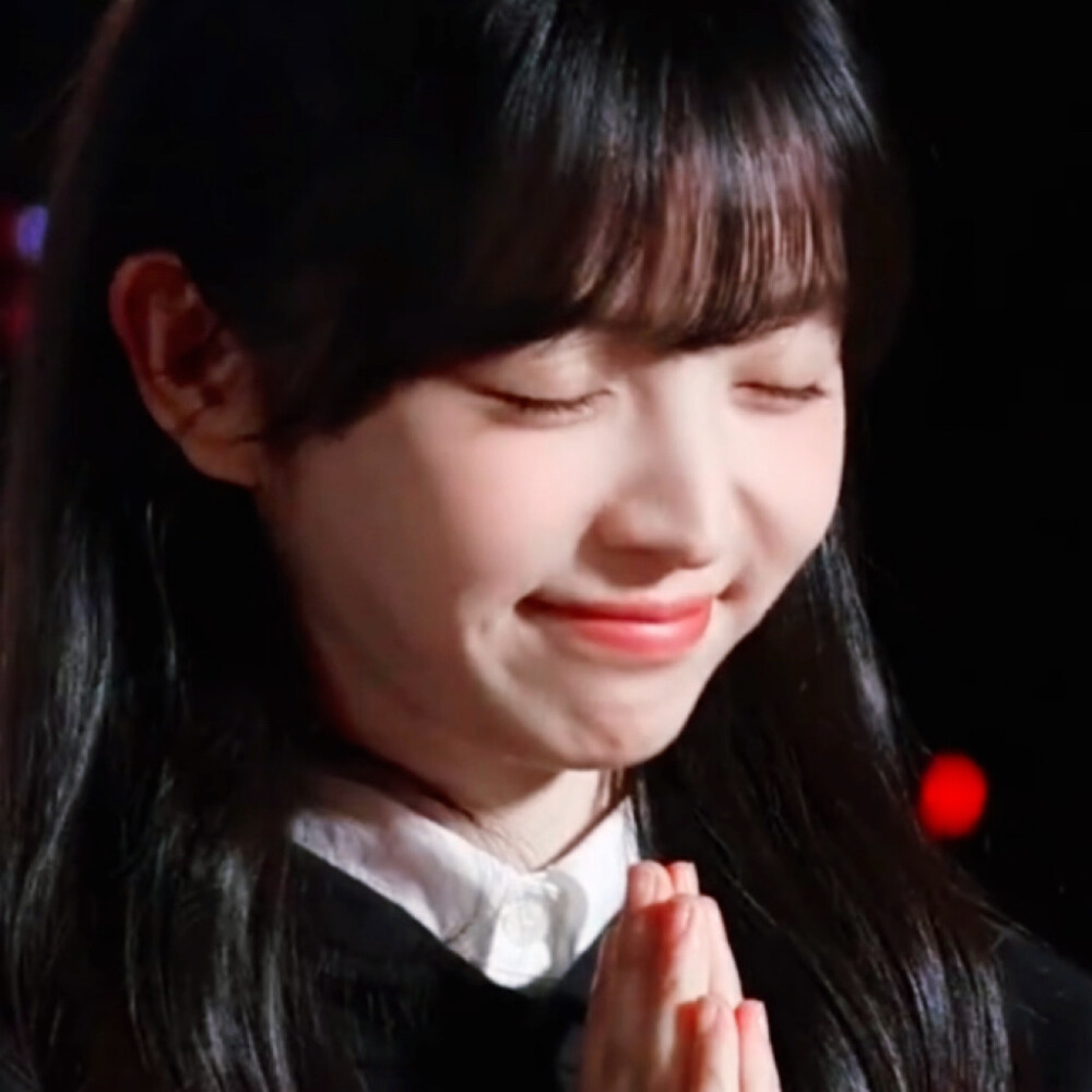 祝这个宝宝生日快乐，幸福永远降临手掌心