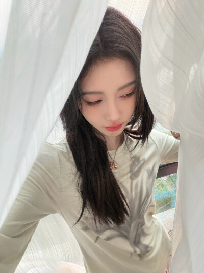 鞠婧祎