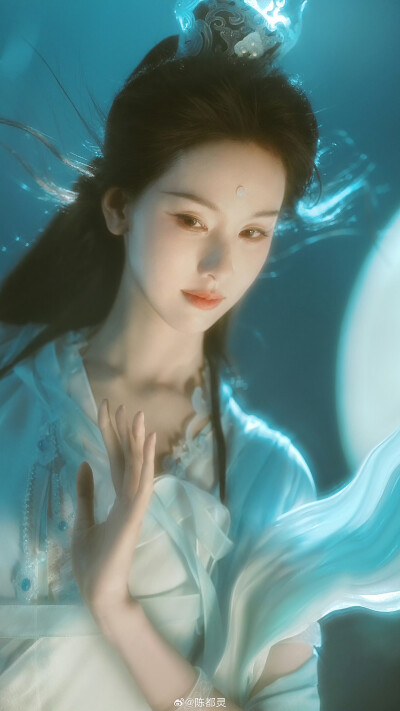 陈都灵